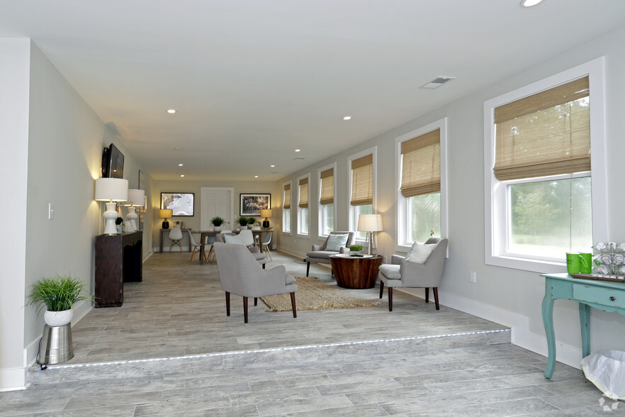 Interior Photo - Oasis at West Ashley