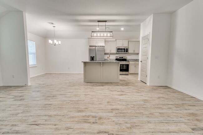 Building Photo - Brand New 4 Bed Home!
