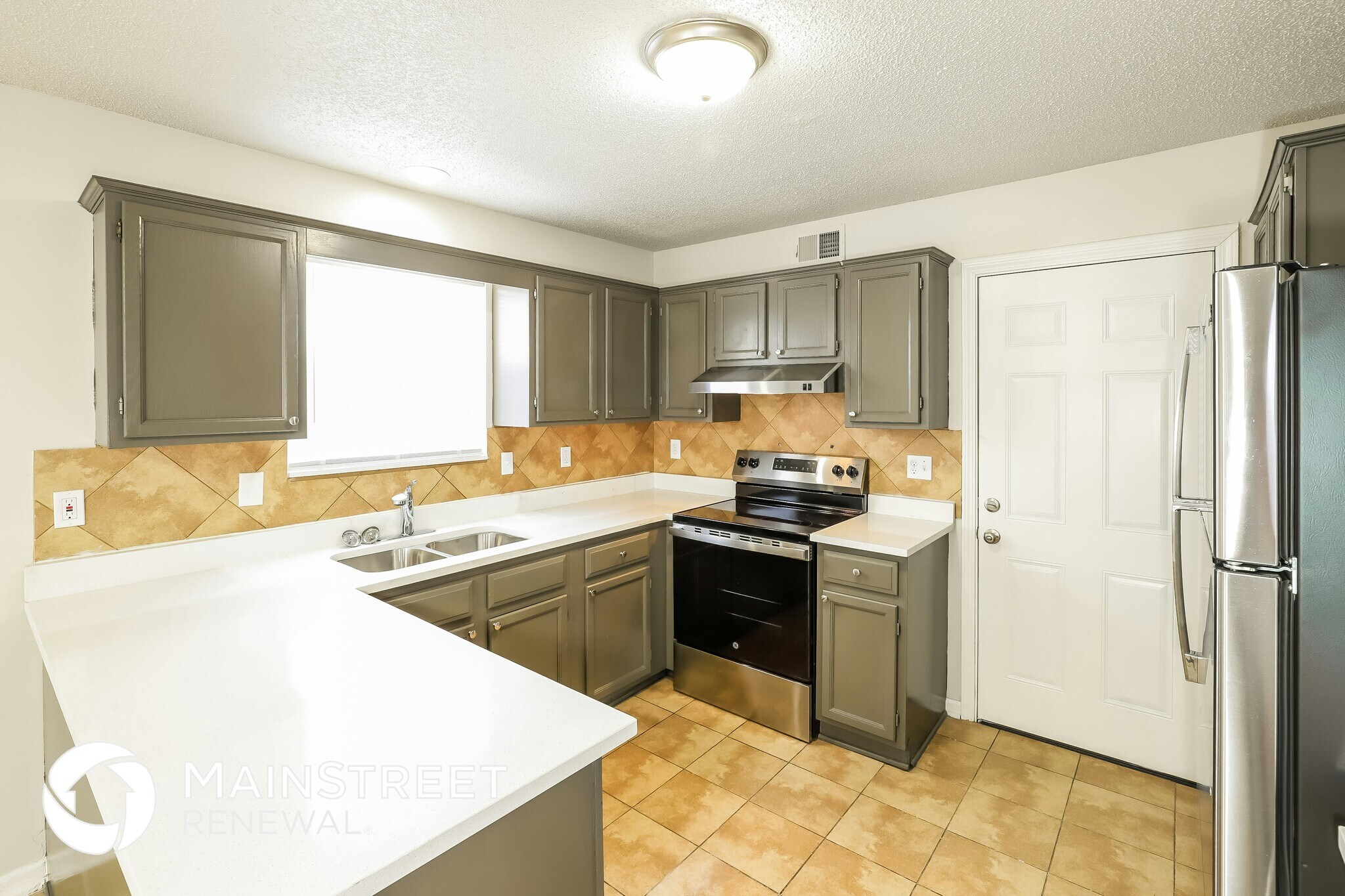 Building Photo - 13704 Bennington Ave