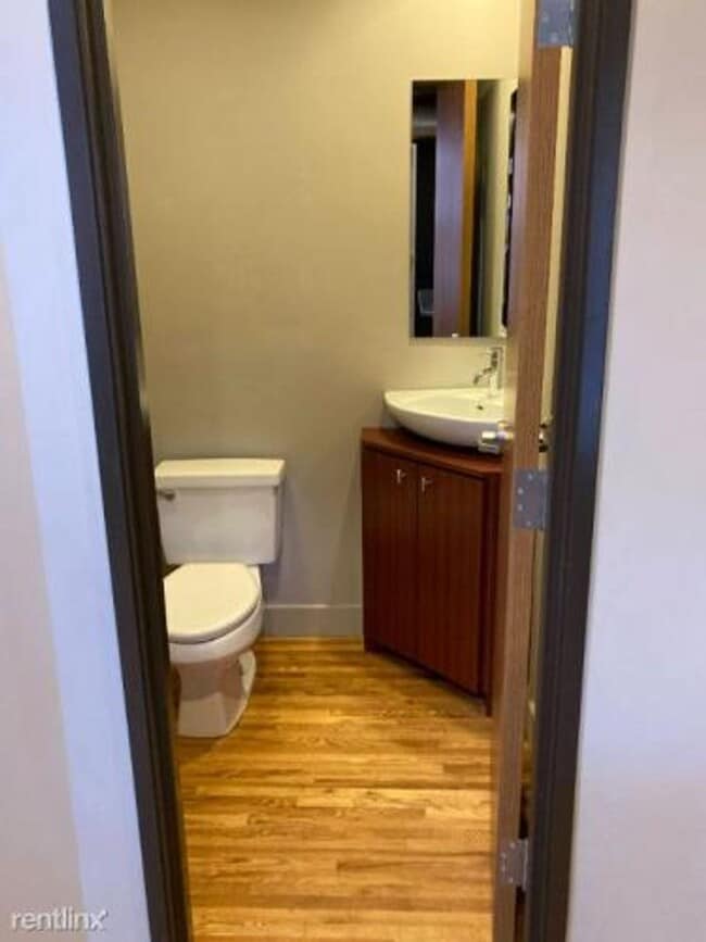 Building Photo - 1820 Washington St