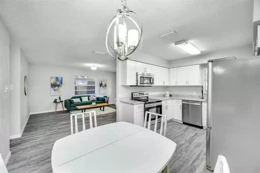 Building Photo - 3204 E Lambright St