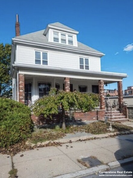 Building Photo - 8 Howes St