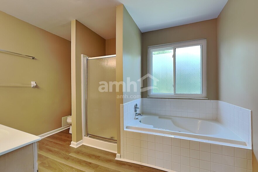 Building Photo - 7037 Berry Blossom Ct