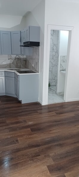 Building Photo - 341 Midwood St