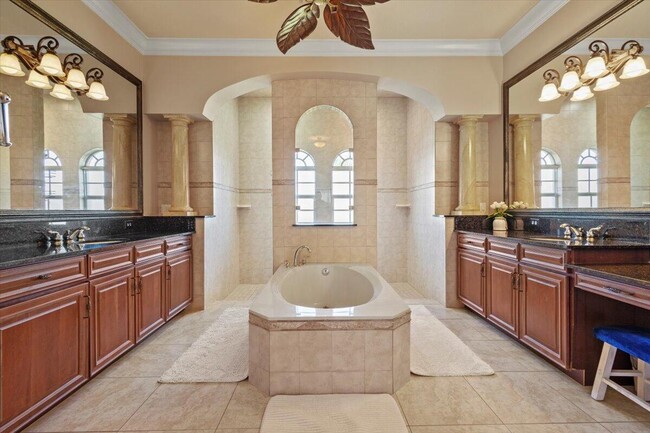 Building Photo - 5829 NW Zenith Dr