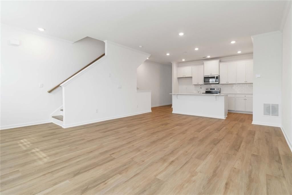 Building Photo - 1332 Lakota Pl