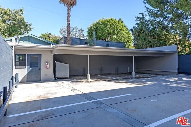 Building Photo - 1964 Vista Del Mar Ave