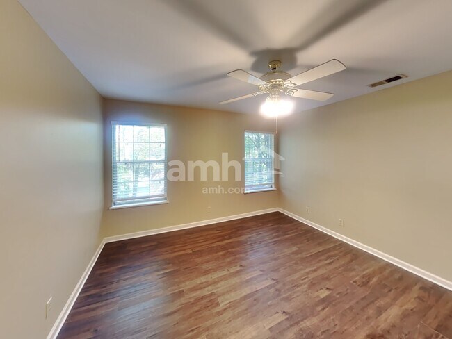 Building Photo - 601 Magnolia Ln