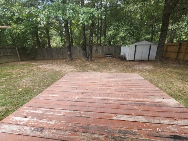 Building Photo - 701 Hidden Forest Dr