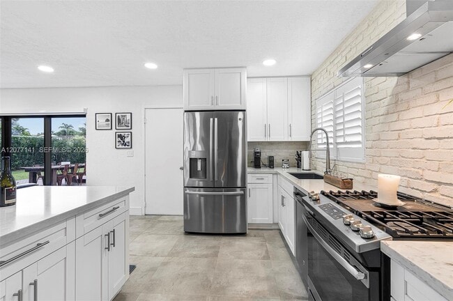 Building Photo - 5210 SW 128th Ct