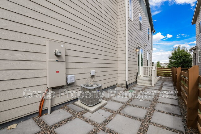 Building Photo - 389 Rodden Dr