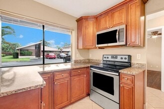 Building Photo - 166 Sparrow Dr