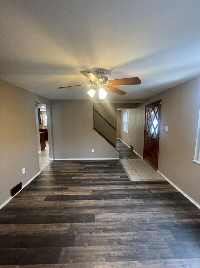 Building Photo - 149 Parkwood Rd