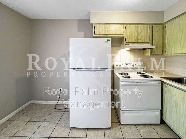 Building Photo - 13037 First Street- 2