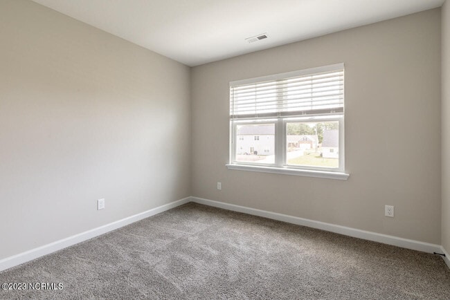 Building Photo - 300 Waylon Wy