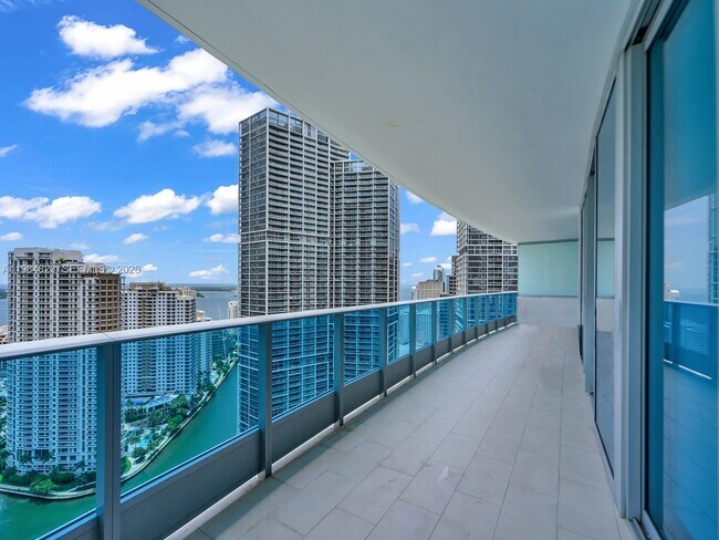 Building Photo - 200 Biscayne Blvd Way