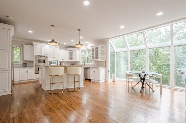 Building Photo - 700 S Brighton Ct