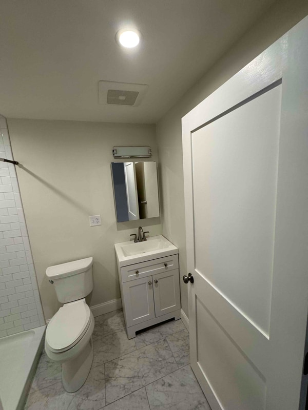 Building Photo - 393 Essex St