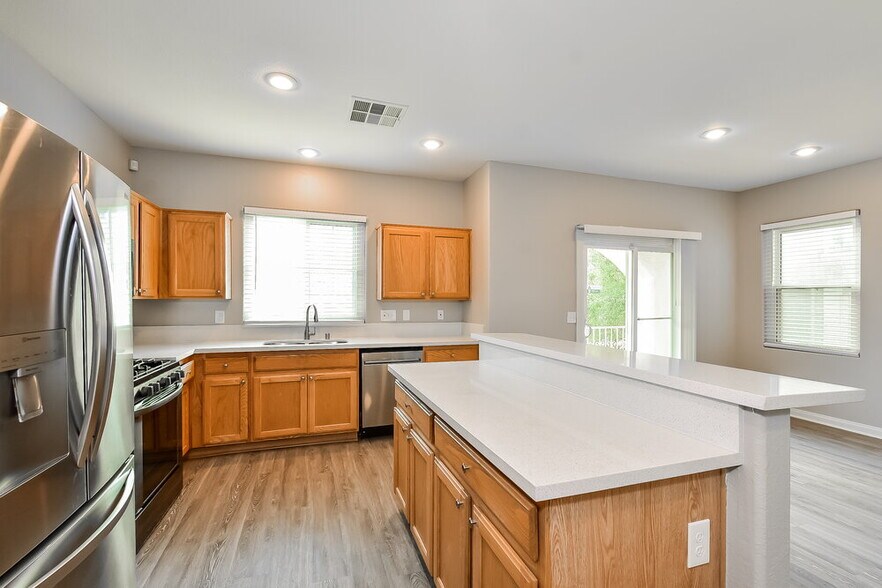 Building Photo - 9352 Roping Cowboy Ave