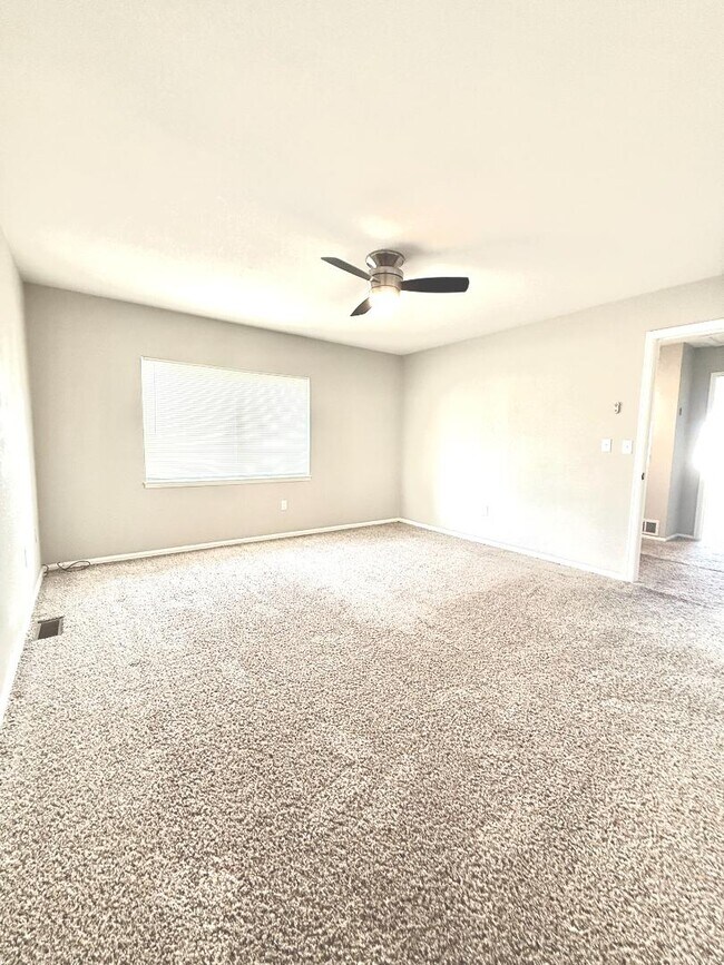 Building Photo - 1872 S Cathay Ct