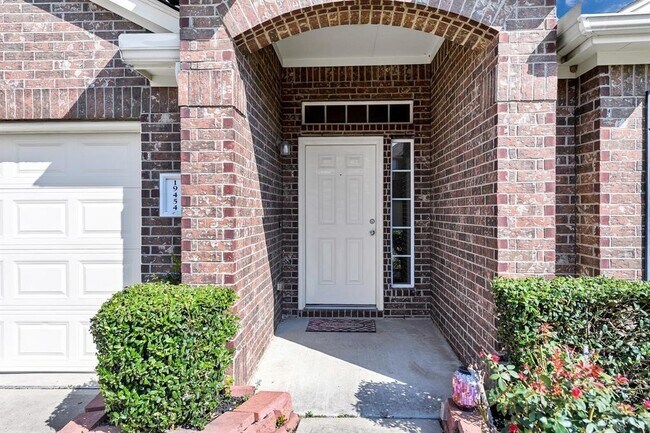 Building Photo - 19454 Plantation Cove Ln