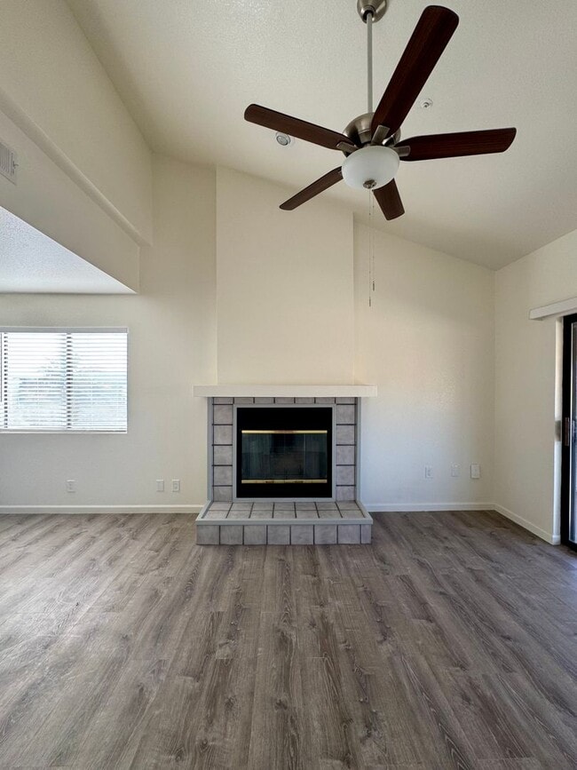 Building Photo - Stunning Remodeled 3-Bed Condo with River & Casino Views!