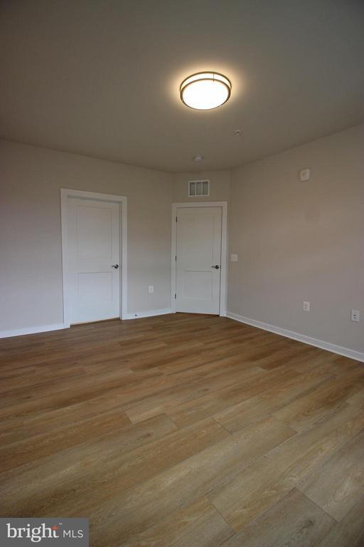 Building Photo - 1669 Bandit Loop