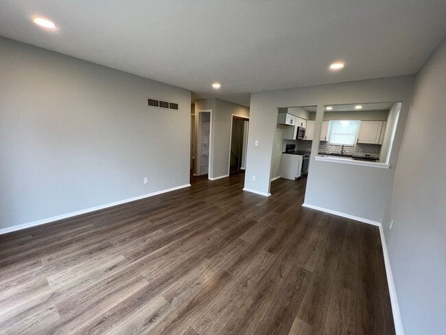 Building Photo - Updated 3-Bedroom Home with Garage in a Cul-de-Sac