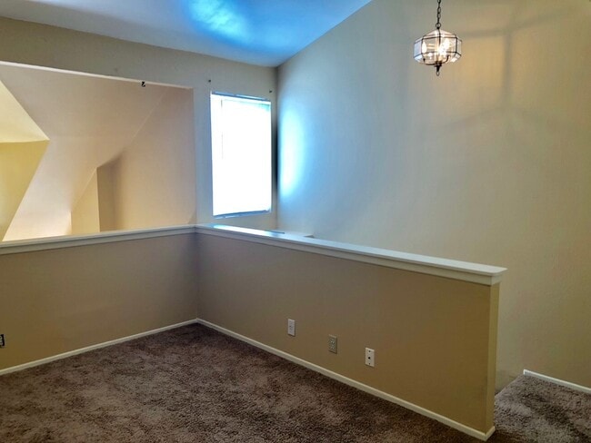 Building Photo - Nantucket Village Condo with Community Pool!