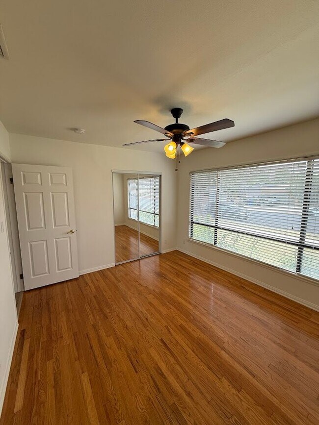 Building Photo - Beautiful 3 Bedroom, 2 Bathroom Granada Hills Home with Detached Garage!