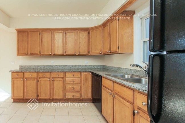 Building Photo - 4100 W 99th Pl