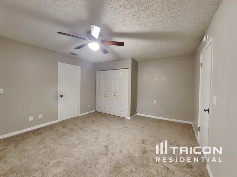 Building Photo - 3413 Yule Tree Dr