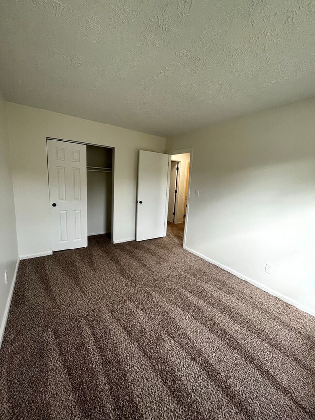 Building Photo - Charming 3 Bedroom Home with Finished Base...