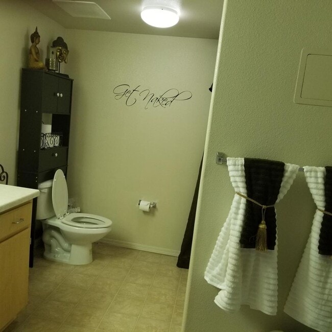 Building Photo - Seabreeze Apartment Homes - www.seabreezeapartmentslompoc.com