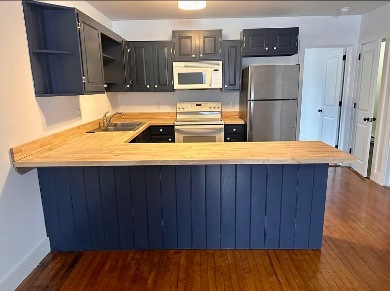 Building Photo - 1784 NY-9J