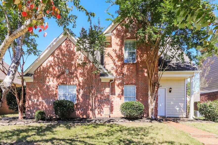 Primary Photo - 8692 Overcup Oaks Dr