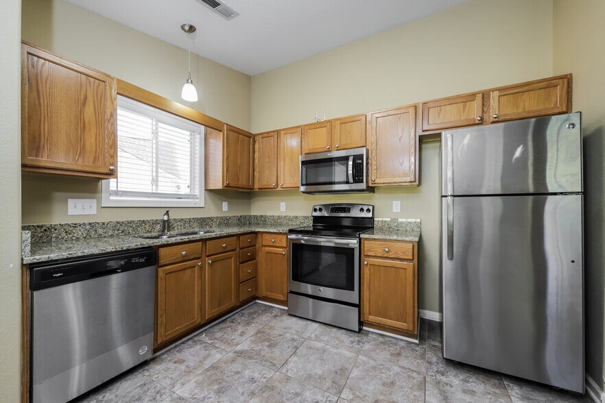 Building Photo - 2012 Embark Dr