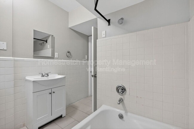 Building Photo - 5 Van Crest Ln