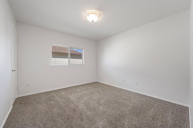 Building Photo - 1635 Bayland St