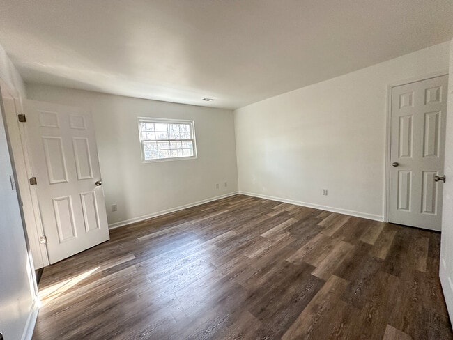 Building Photo - 4933 Lailwood Cir