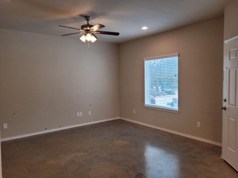 Building Photo - 615 Hayman St