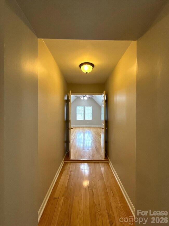 Building Photo - 432 McGinn Grove Dr