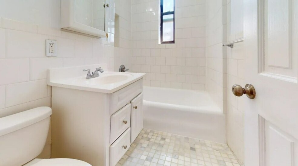 Building Photo - Cooper Street