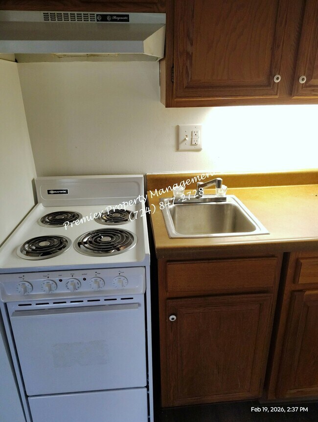 Building Photo - 518 W Cunningham St