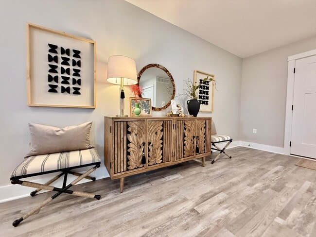 Building Photo - New 5BR Retreat With Hot Tub 2 Living Areas WC, OH