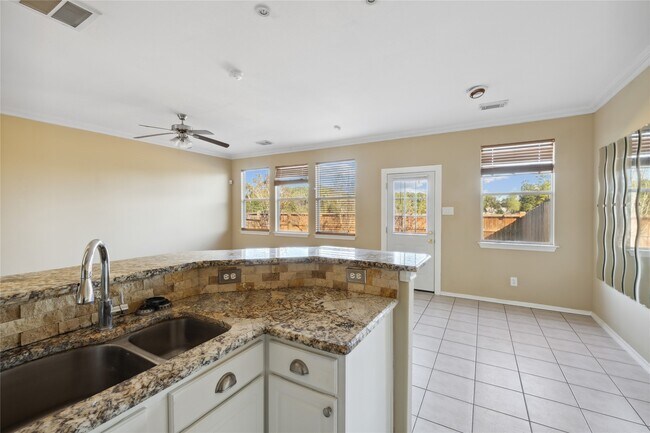 Building Photo - 2846 Loganberry Park Ln