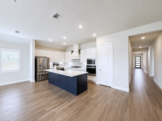 Building Photo - 13203 Wood Leaf Pk