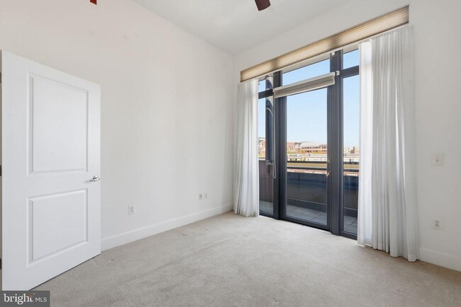 Building Photo - 520 John Carlyle St