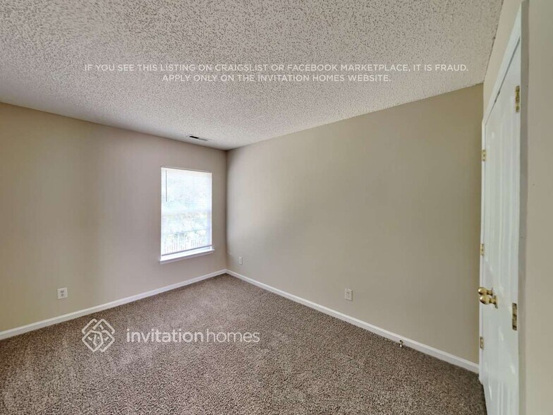Building Photo - 1402 Bray Dr