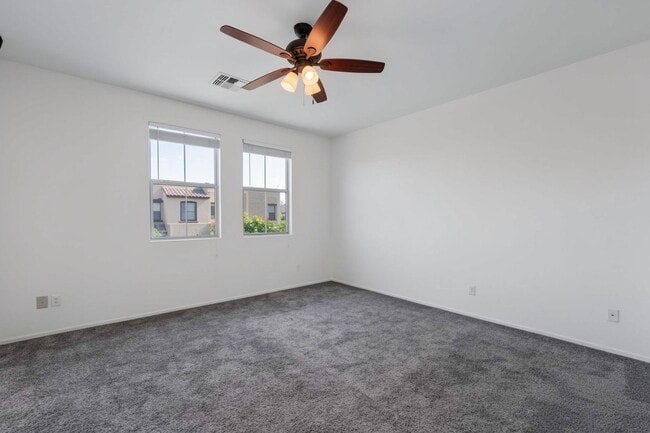 Building Photo - Resort-Style Living in Tempe | Updated 3 Bed + Private Putting Green